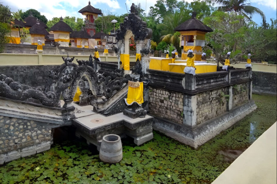 Nusa Ped Temple